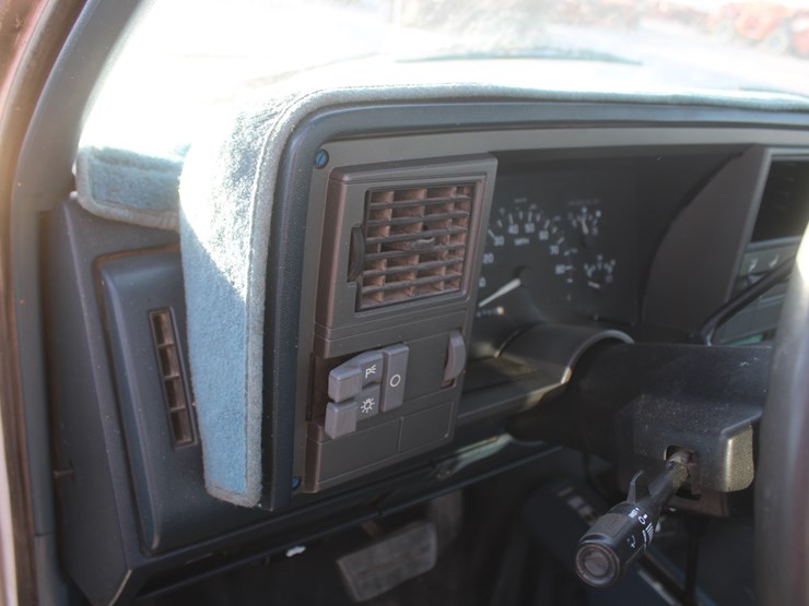 #3038-•-1992-gmc-seirra-single-cab-pickup-image-63