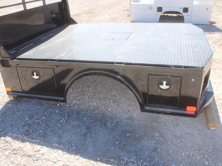 #3009-•-cm-skirted-flatbed-with-4-toolboxes-image-22