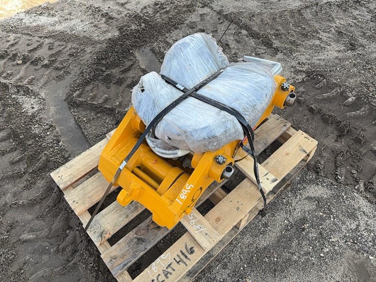 caterpillar-416-image-1