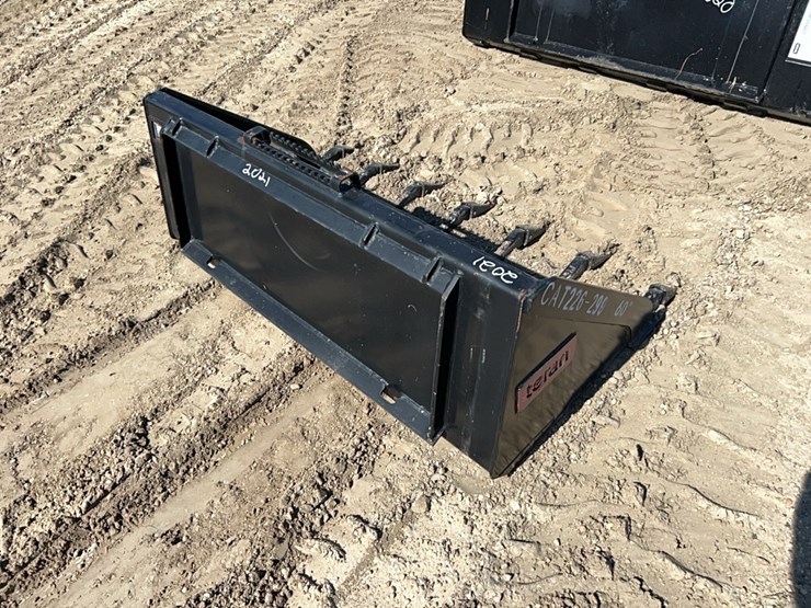 caterpillar-226-image-2