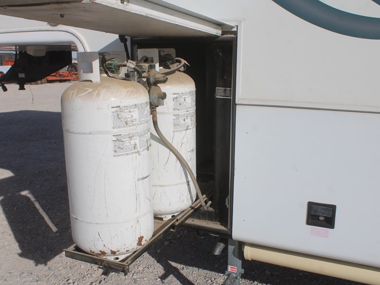 #3041-•-2002-king-of-the-road-royalite-34ft-camper-trailer-image-15