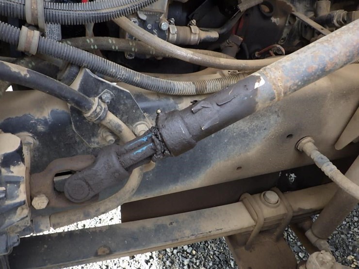 1996-freightliner-fl70-image-16