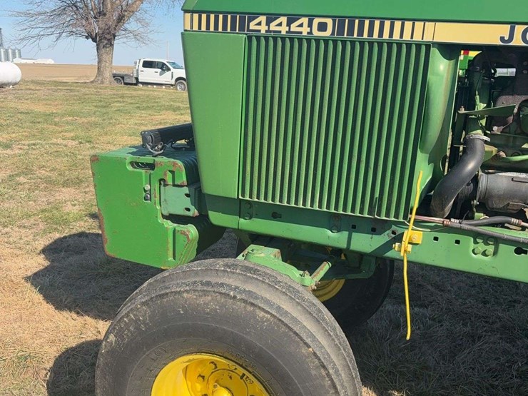 1981-john-deere-4440-image-10
