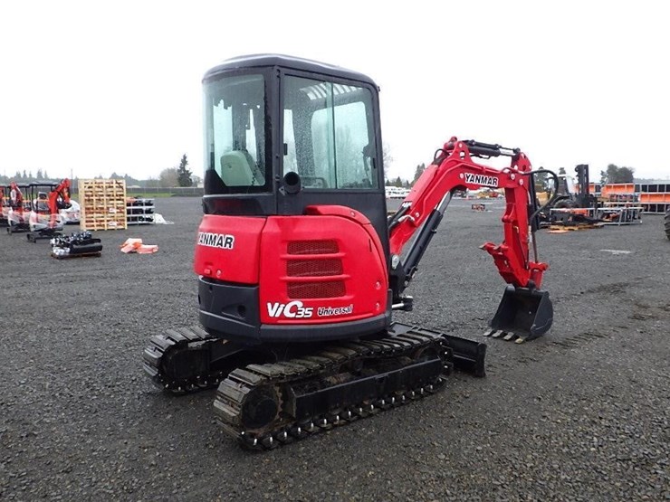 2013-yanmar-vio35-5b-image-4
