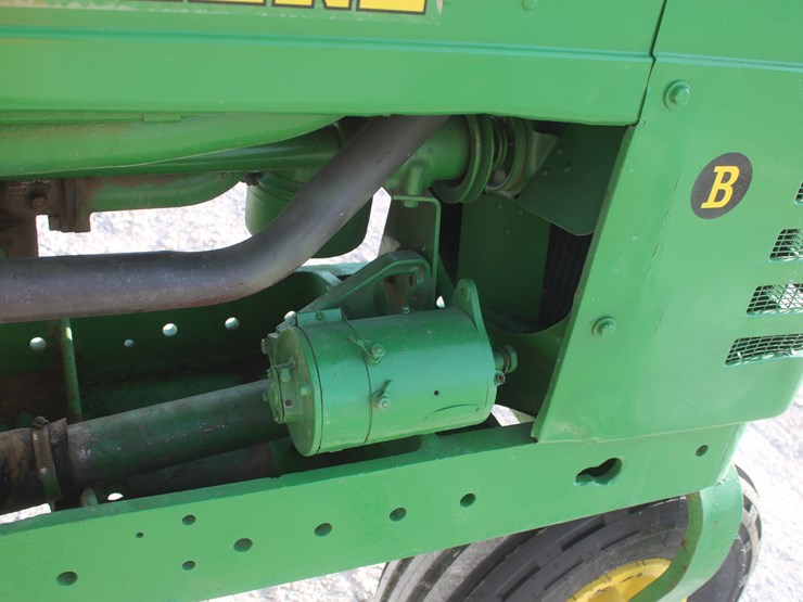 john-deere-b-image-38