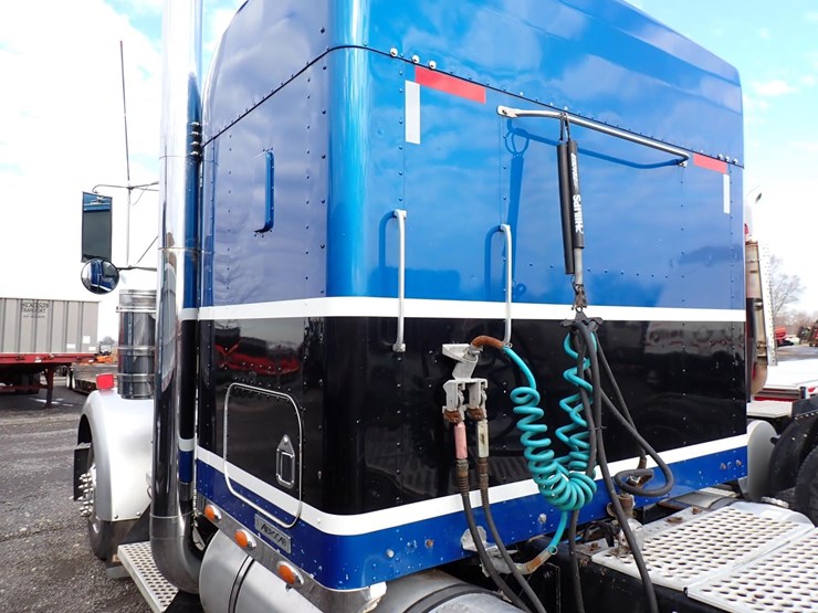 2006-kenworth-w900l-image-16