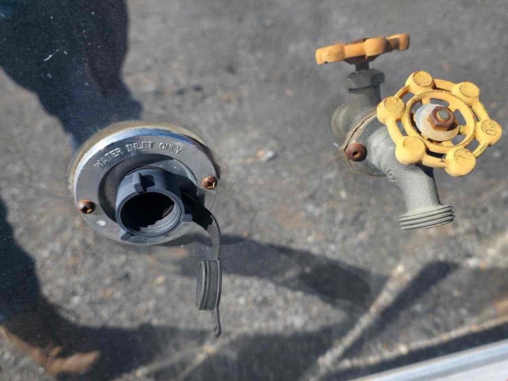 2013-53'-united-expressline-toy-hauler-*bid-is-pending*-image-7