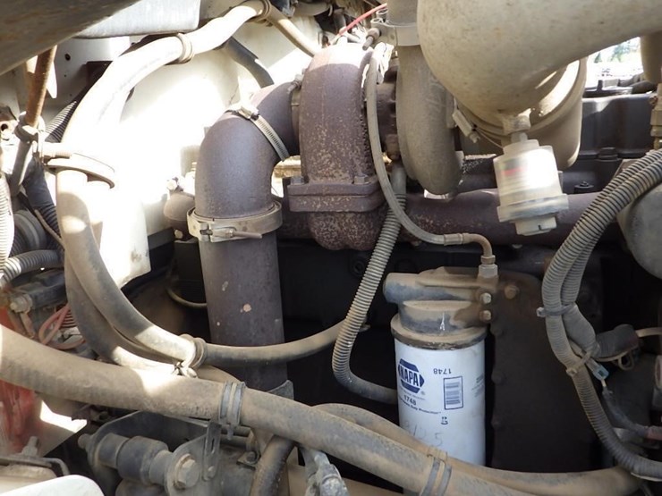 1996-freightliner-fl70-image-18