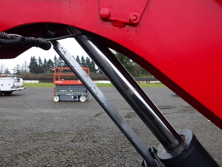 2013-yanmar-vio35-5b-image-15