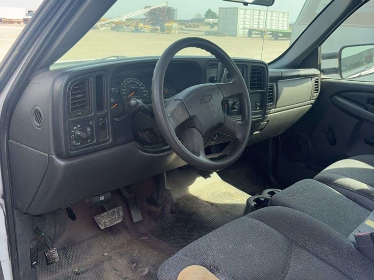 2007-chevrolet-2500hd-image-13