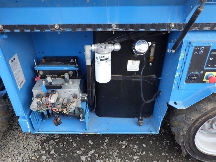 2008-genie-gs-3268-scissor-lift-image-18