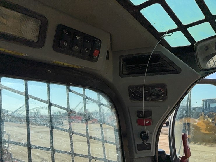 2020-caterpillar-279d3-image-18