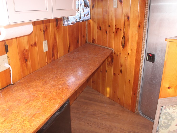 #3020-•-1995-soft-touch-horse-trailer-with-living-quarters-image-28