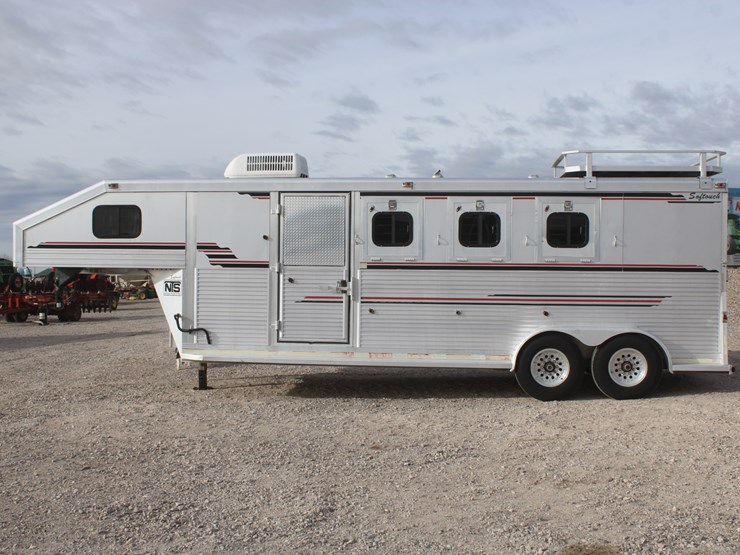 #3020-•-1995-soft-touch-horse-trailer-with-living-quarters-image-10