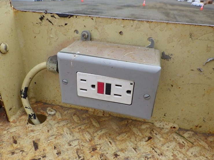 2008-jlg-260mrt-image-17