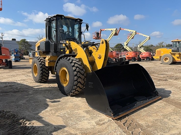 2025-caterpillar-926m-image-2