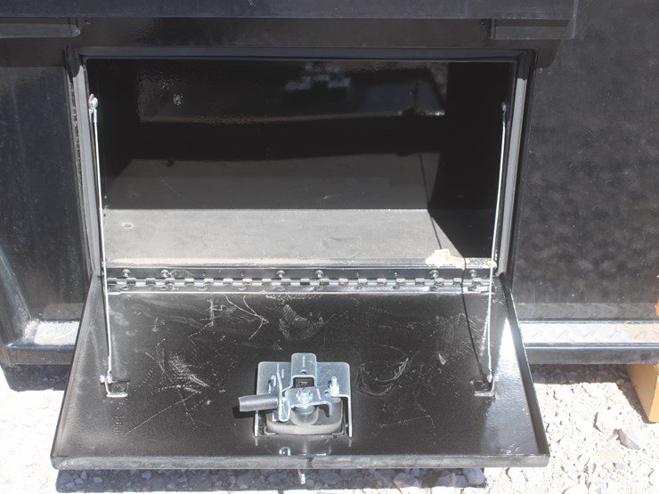 #3009-•-cm-skirted-flatbed-with-4-toolboxes-image-10