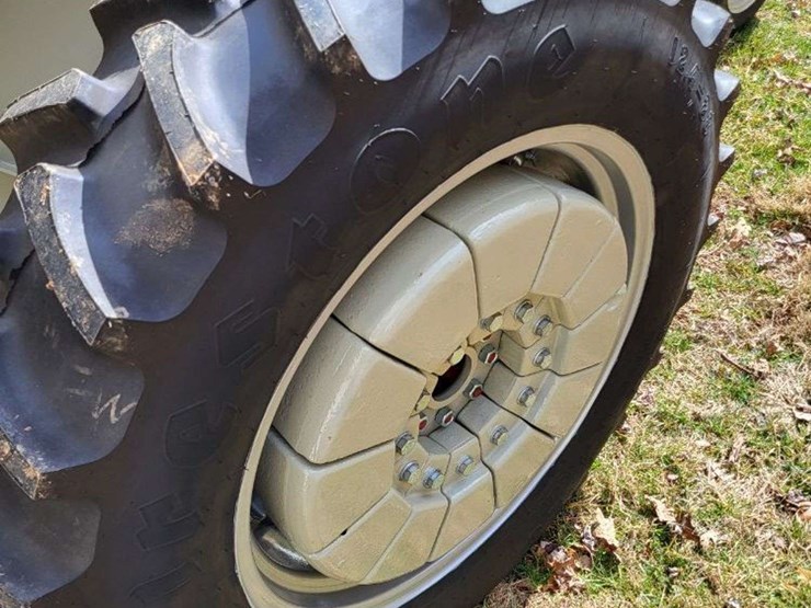 1955-ford-740-image-8