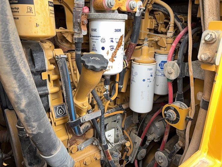 caterpillar-963d-image-11