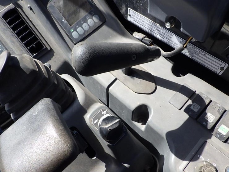 yanmar-vio35-6a-image-45