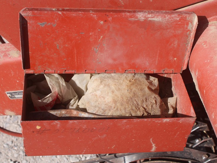 hesston-4600-image-15