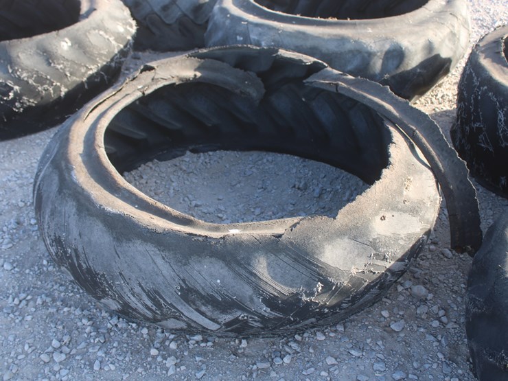 #3033-•-tire-hay-feeders-(quantity-6)-image-4