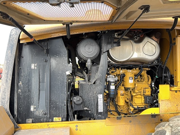 2018-caterpillar-938m-image-8