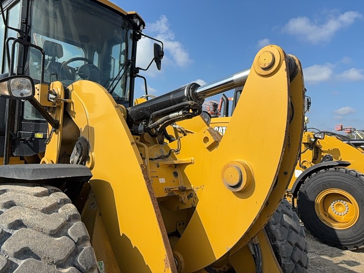 2018-caterpillar-938m-image-12