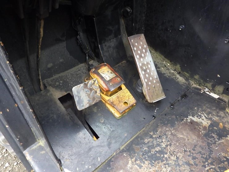 1998-gradall-544d-10-telescopic-reach-lift-image-30