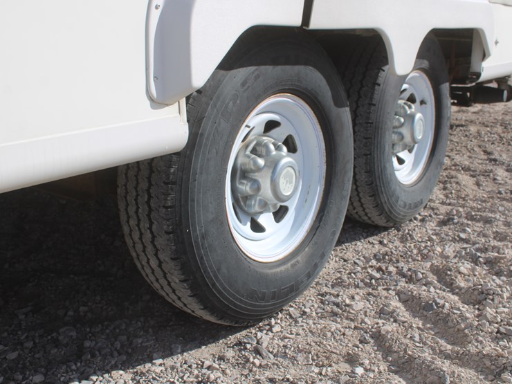 #3041-•-2002-king-of-the-road-royalite-34ft-camper-trailer-image-23