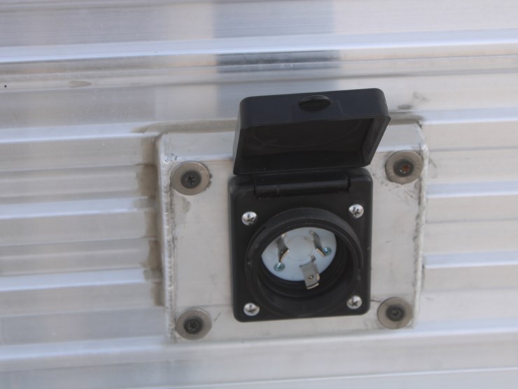 #3020-•-1995-soft-touch-horse-trailer-with-living-quarters-image-32