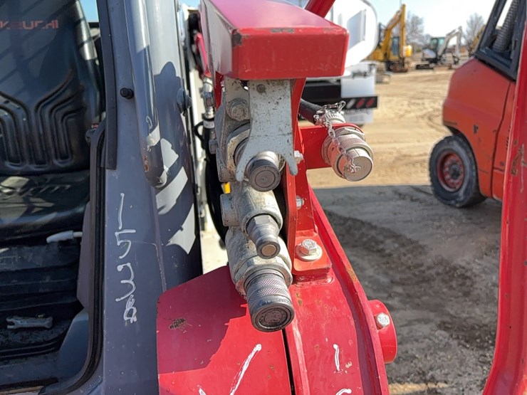 2021-takeuchi-tl8r2-image-10