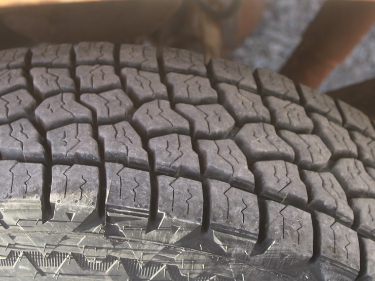 #3038-•-1992-gmc-seirra-single-cab-pickup-image-27