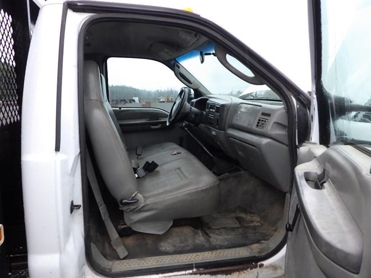 2004-ford-f450-image-18