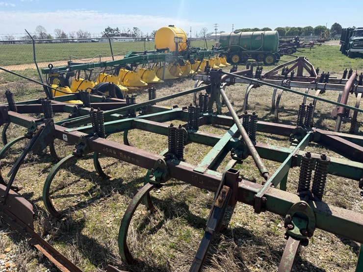 john-deere-100-image-19