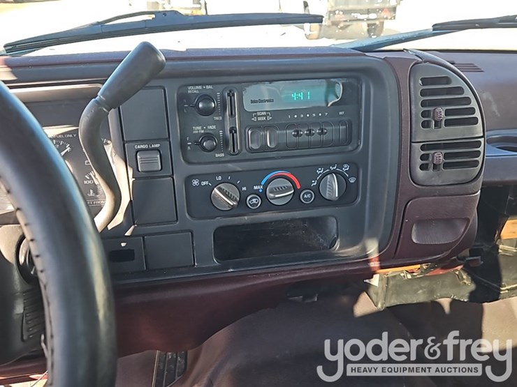 1995-chevrolet-1500-image-18