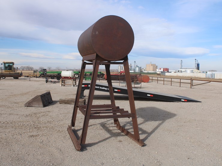 #2078-•-eaton-fuel-tank-on-tank-on-hd-stand-image-3