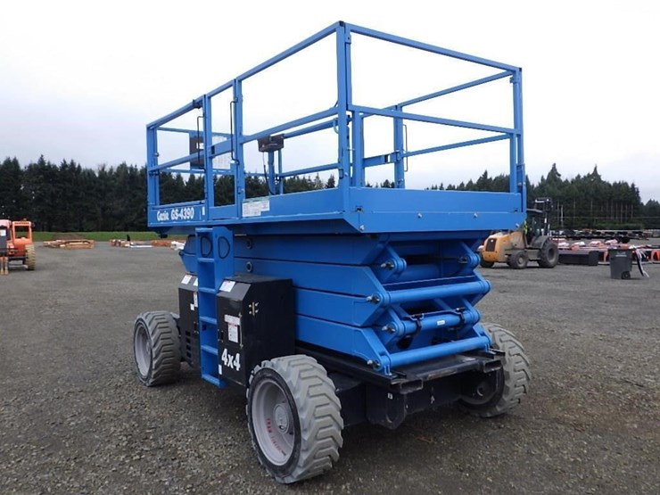2017-genie-gs-4390-scissor-lift-image-7