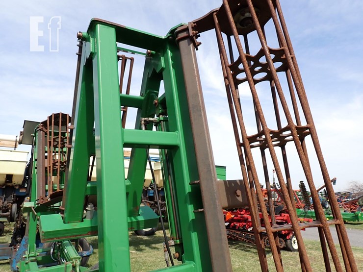 john-deere-200-image-10