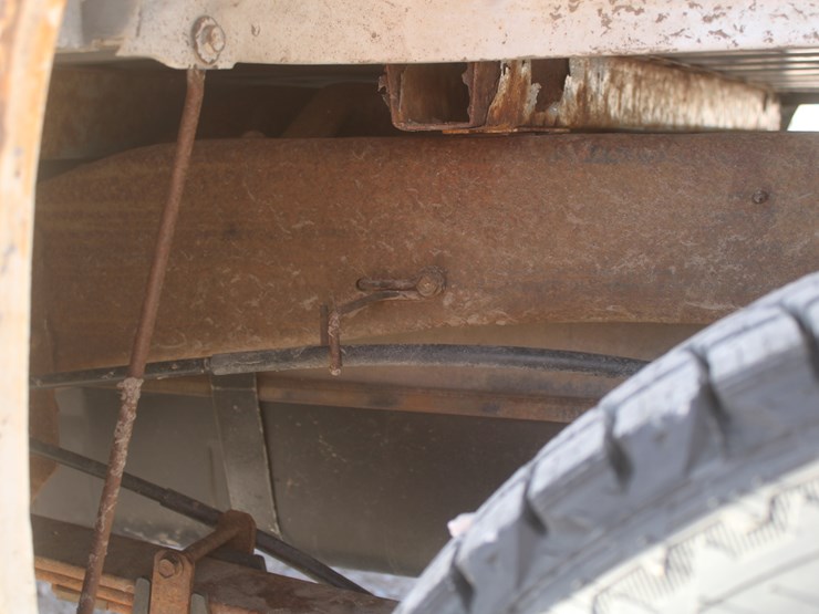 #3038-•-1992-gmc-seirra-single-cab-pickup-image-29