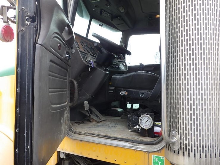 2006-peterbilt-357-image-50