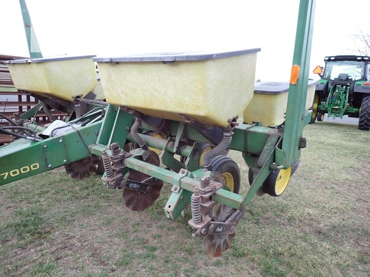 john-deere-7000-image-10