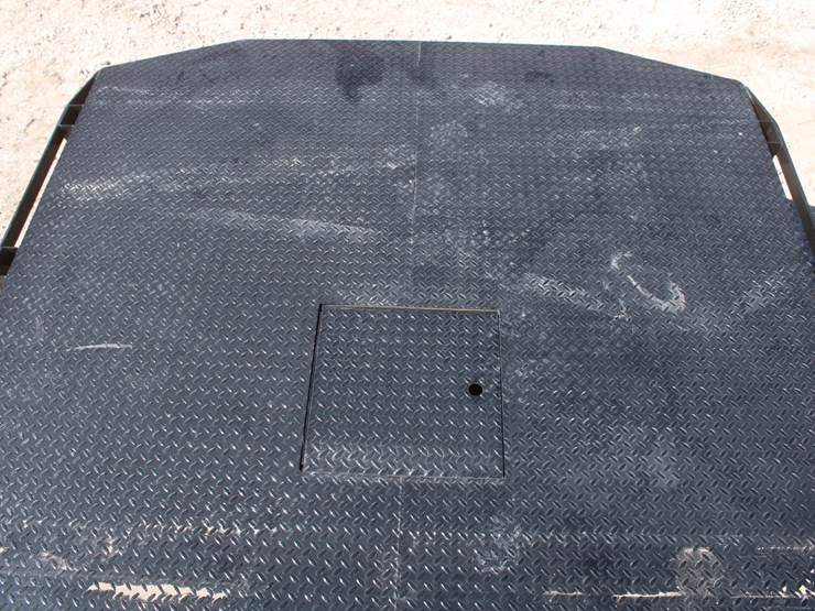 #3009-•-cm-skirted-flatbed-with-4-toolboxes-image-21