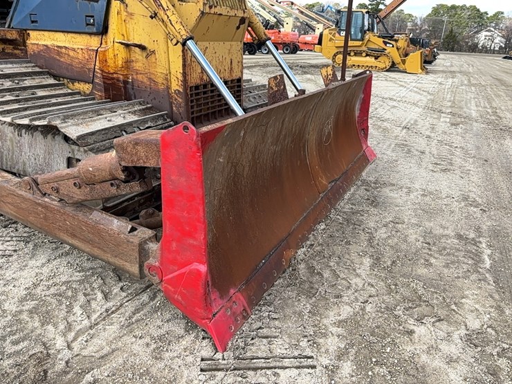 komatsu-d65px-12-image-12