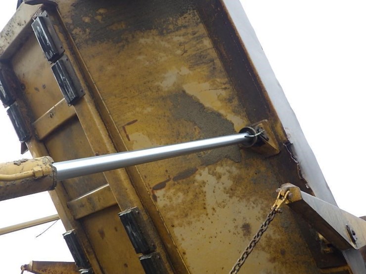 2005-caterpillar-740-image-9