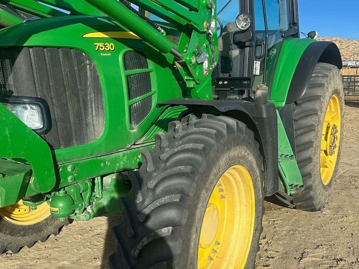2011-john-deere-7530-image-2