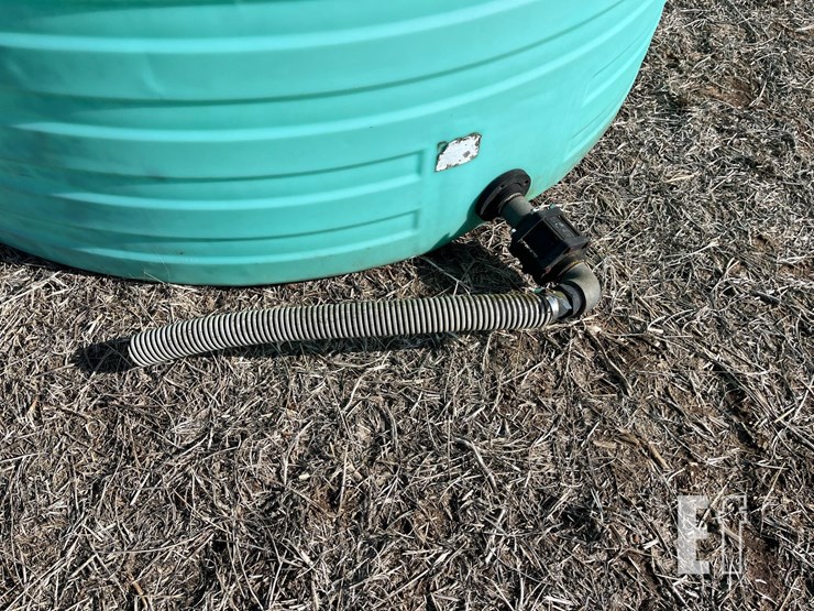 1500-gallon-poly-tank-image-4