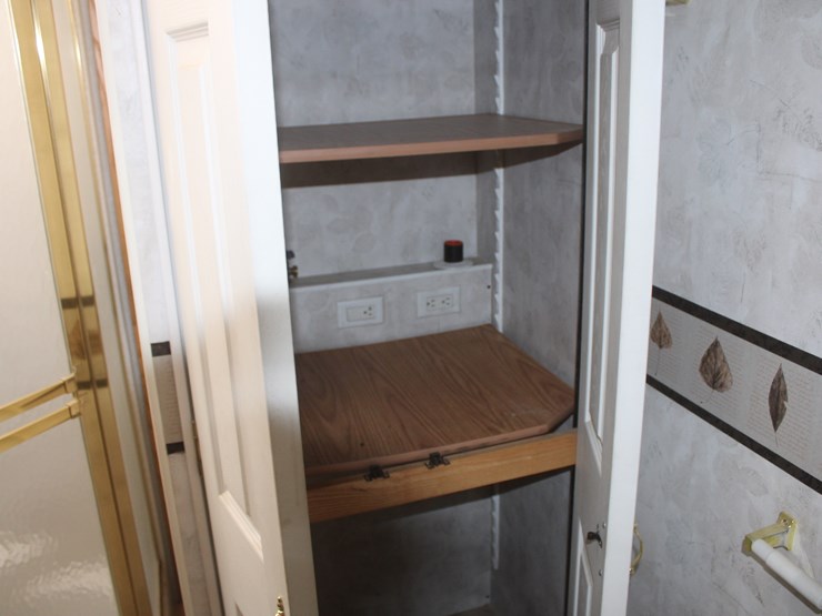 #3041-•-2002-king-of-the-road-royalite-34ft-camper-trailer-image-45