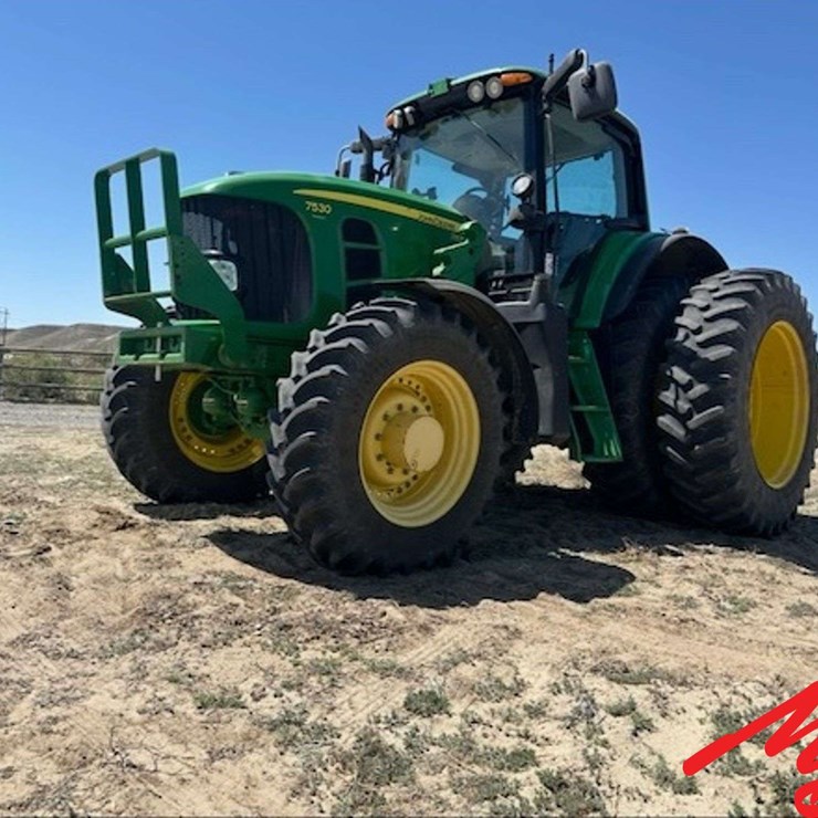 2011 JOHN DEERE 7530