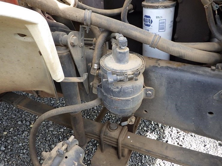 1996-freightliner-fl70-image-20